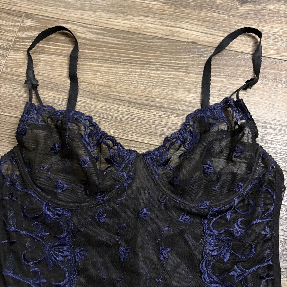 90s European Vintage TCM Embroidered Lace Boned Corset Top (Black/Blue) Size M/L - Picture 4 of 9